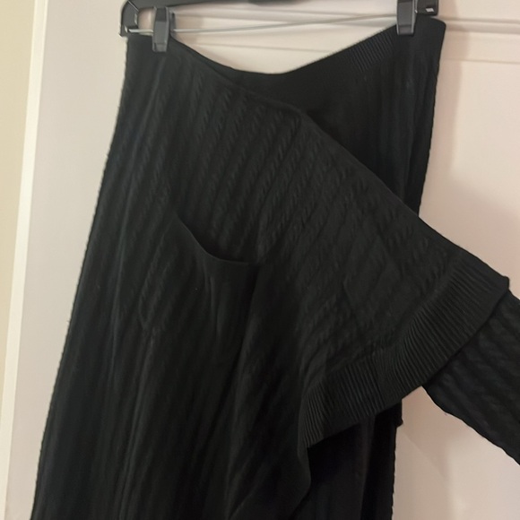 AMUR Mariella wool knit wrap skirt. Size large. 100% merino wool. - Picture 8 of 9